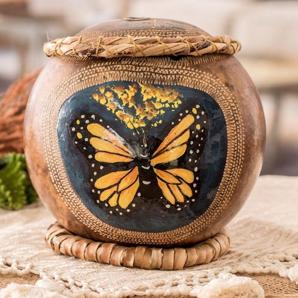 Monarch Butterfly-Themed Dried Gourd Decorative Accent 'Monarch Flutter'