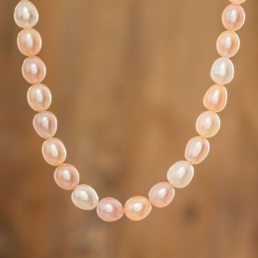 Pink and Peach Cultured Pearl Necklace 'Rosy Future'