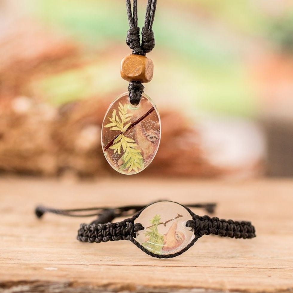 Set of Leafy and Sloth-Themed Necklace and Macrame Bracelet 'Gentle Jungle'