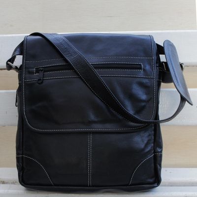 Alternate image for Handcrafted Leather Messenger Bag in Black from Brazil Casual Traveler