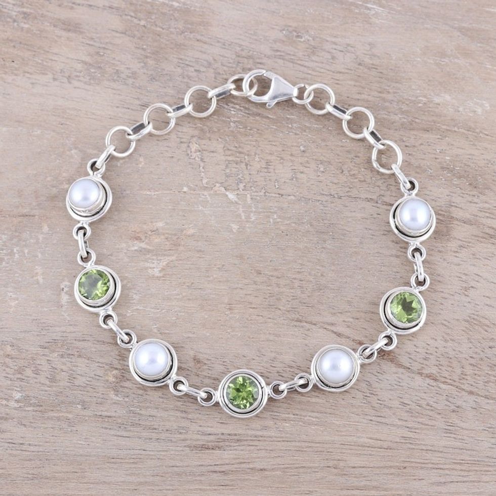 Peridot and Cultured Pearl Link Bracelet from India 'Elegant Glitter'