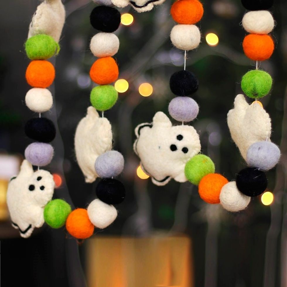Halloween-Themed Wool Felt Garland with Ghost Motifs 'Spooky Sweetness'