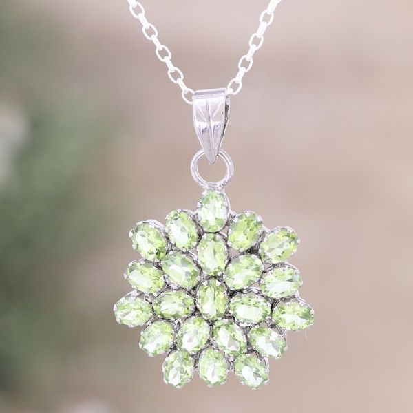 Alternate image for Sterling Silver Pendant Necklace with 22-Carat Peridot Gems Forest Brilliance