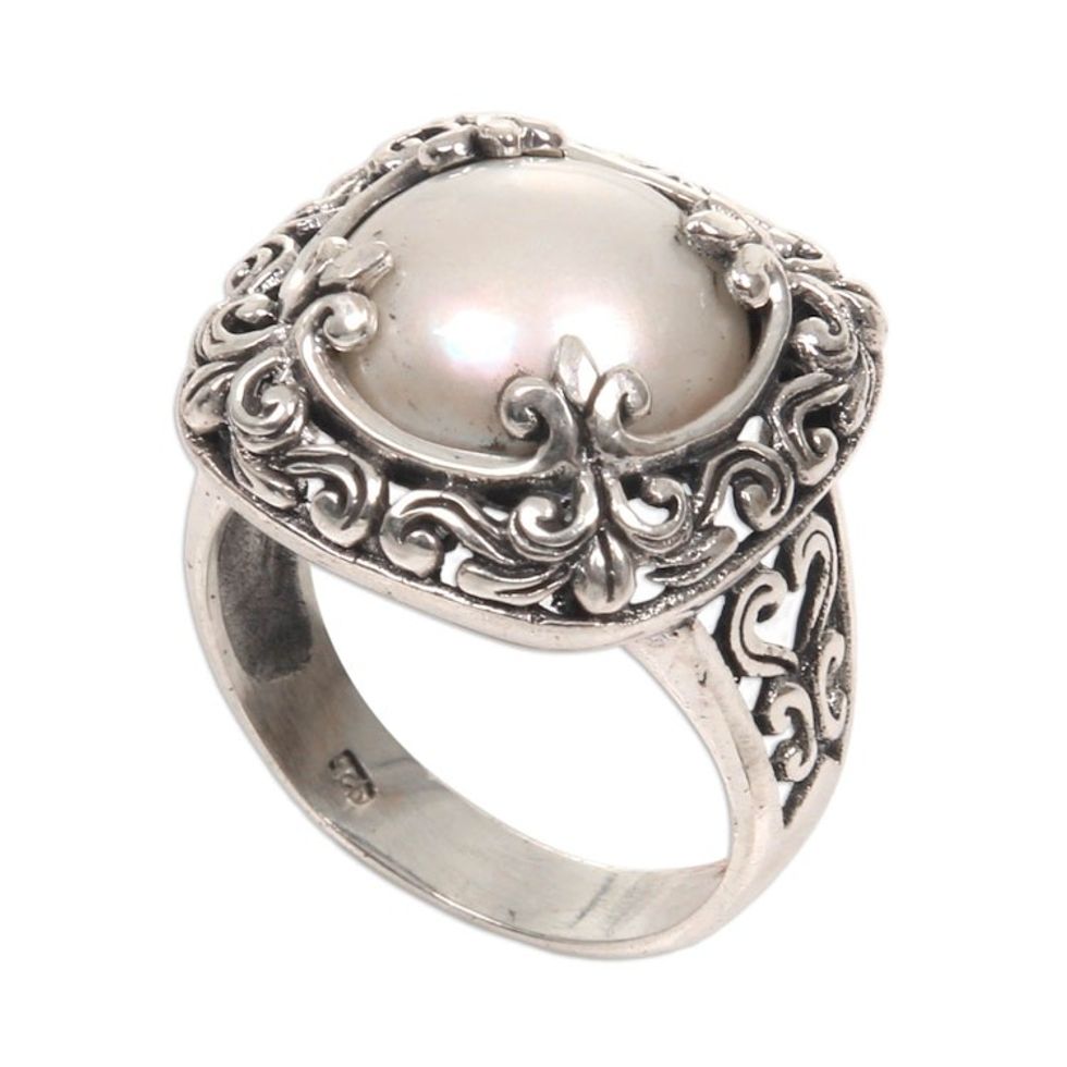 Mabe Pearl and Sterling Silver Floral Motif Cocktail Ring 'White Lunar'