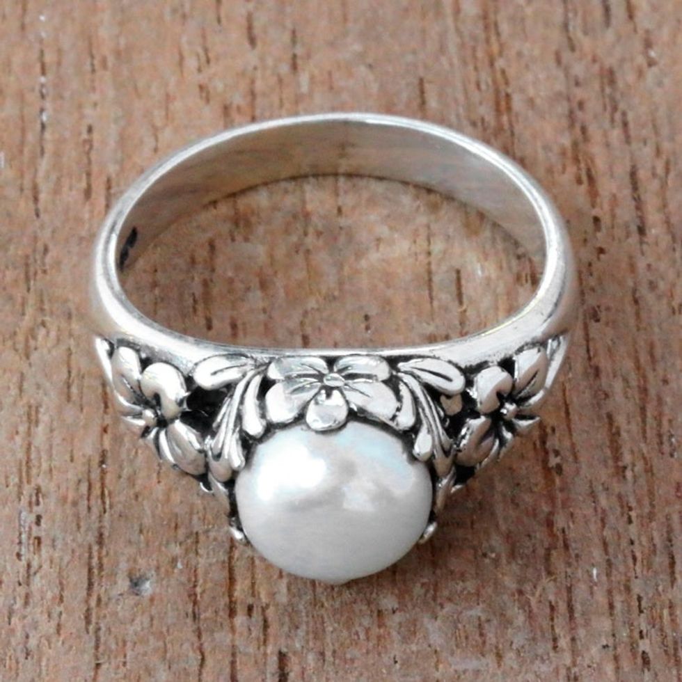 Cultured Freshwater Pearl Sterling Silver Solitaire Ring 'Eden's Promise in White'