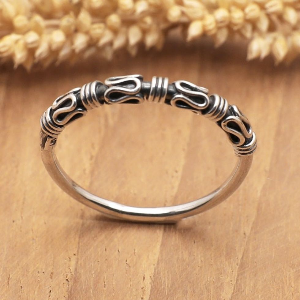 Traditional Sterling Silver Band Ring in a Polished Finish 'Fashion Waves'