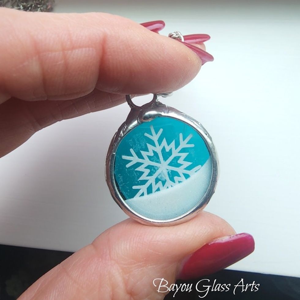 Snowflake Snow Globe Pendant Necklace, Winter Fidget Shaker Jewelry