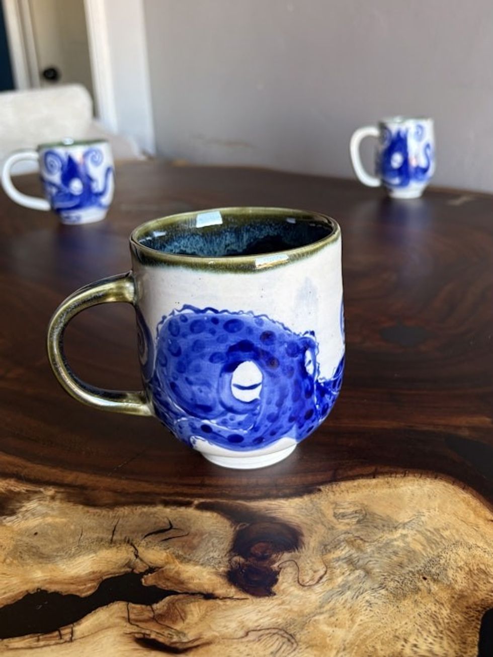 Large hand-painted octopus mug - porcelain and cobalt