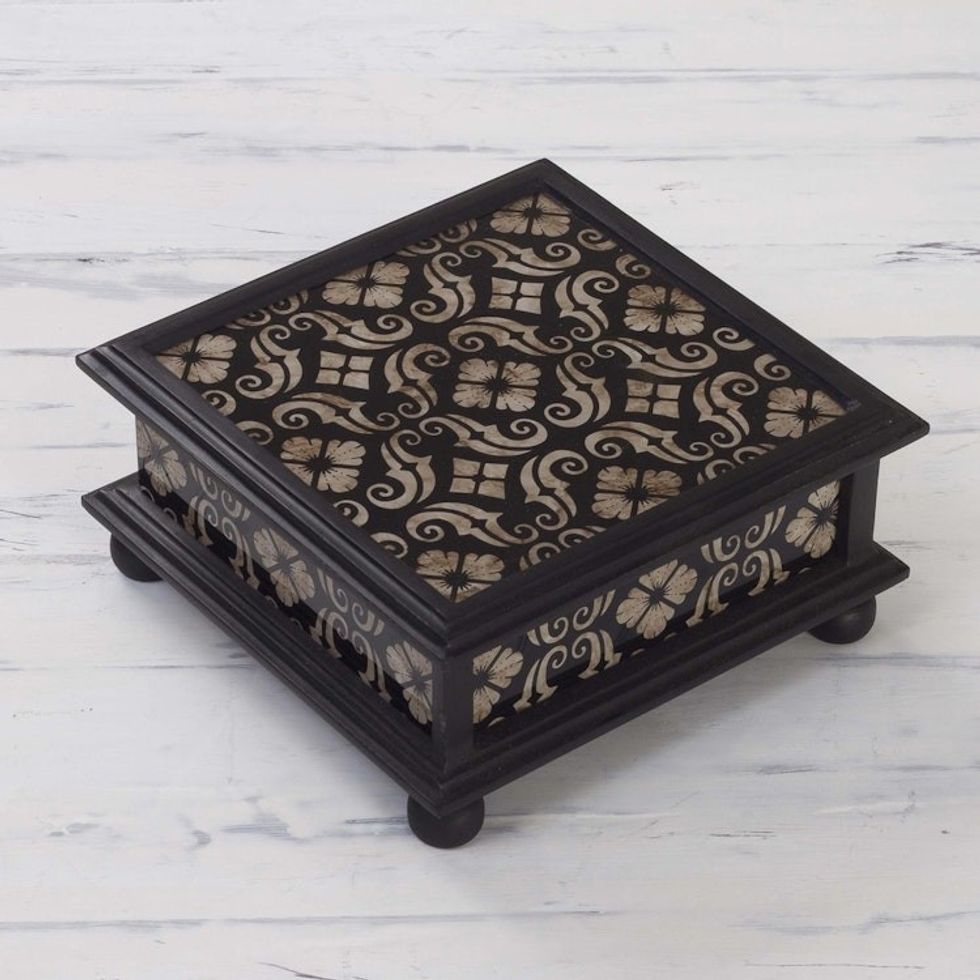 Peruvian Reverse Painted Glass Jewelry Box 'Silver Blossoms'