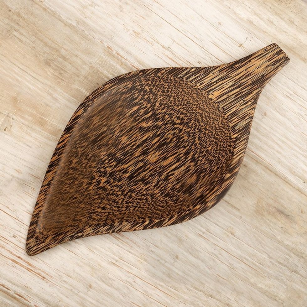 Hand-Carved Chambira Wood Platter from Peru 'Generous Jungle'