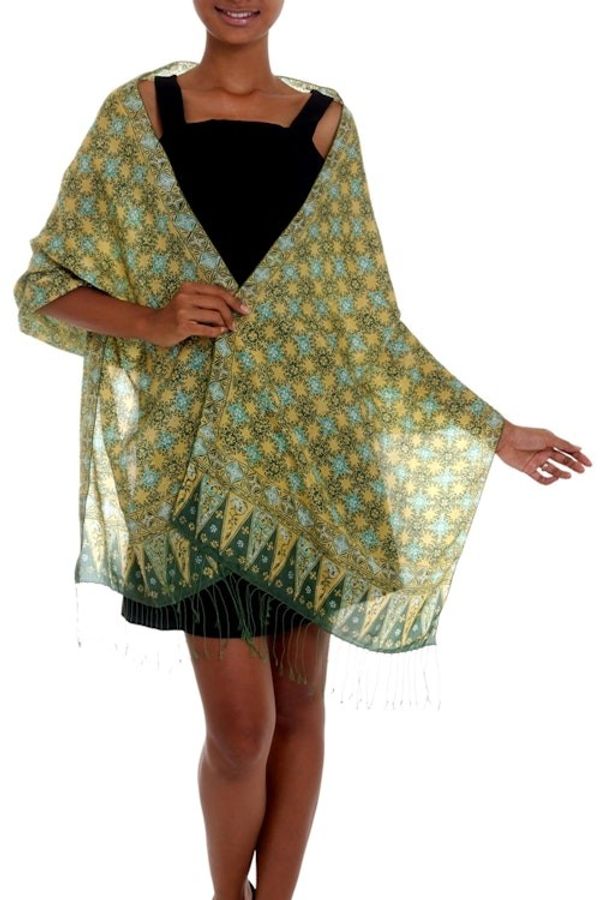 Alternate image for Green Batik Handstamped 100 Silk Shawl Star Truntum