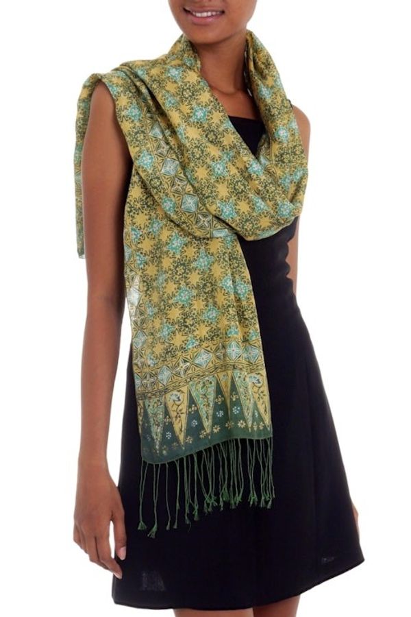 Alternate image for Green Batik Handstamped 100 Silk Shawl Star Truntum