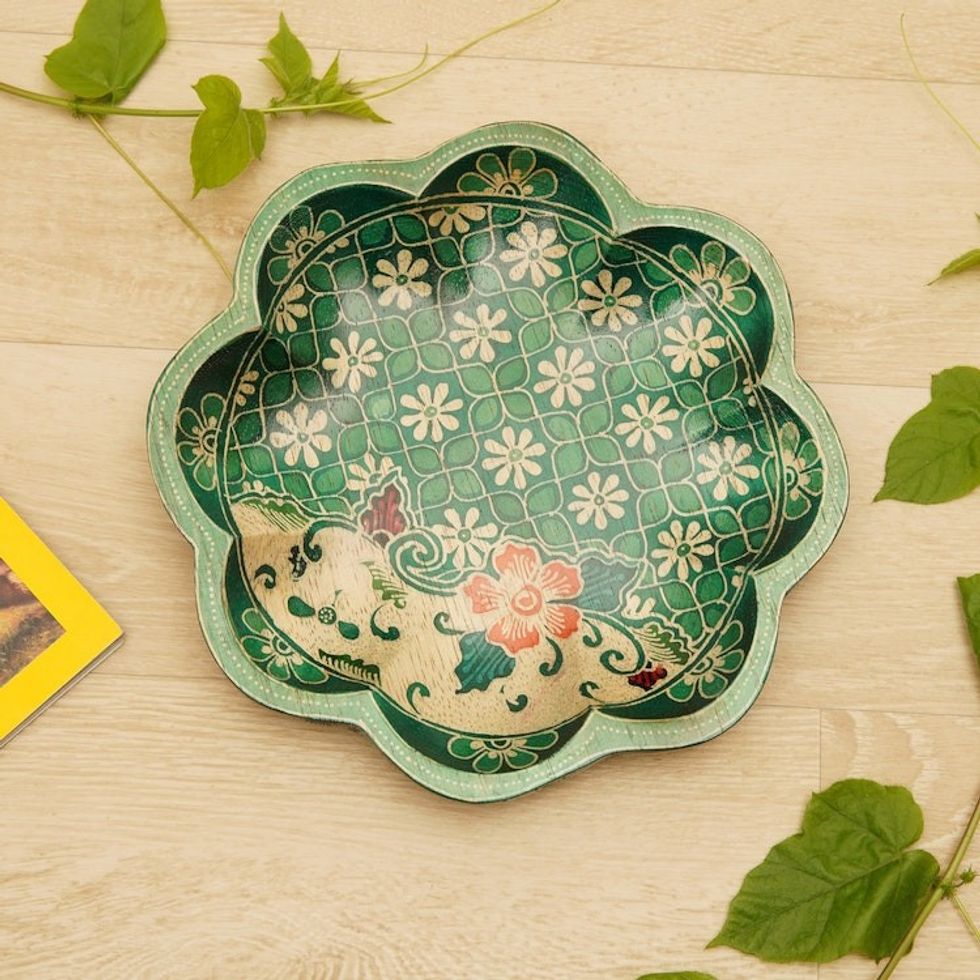 Batik Floral Green and Red Pule Wood Decorative Plate 'Spring Jasmine'