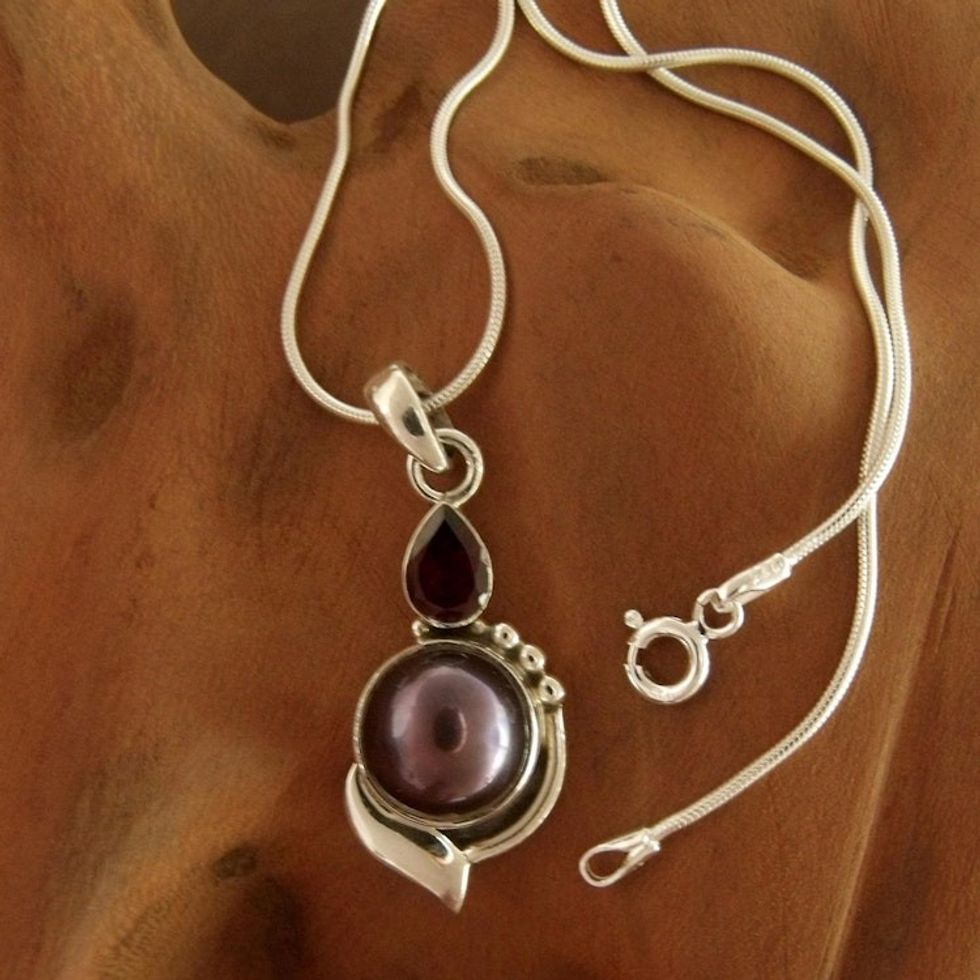 Handcrafted Sterling Silver Garnet and Pearl Necklace 'Modern Romance'