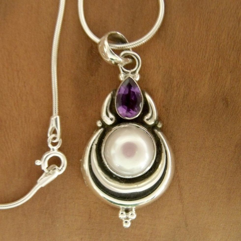 Grand Indian Necklace with Pearl and Amethyst on Silver 'Jaipur Moon'