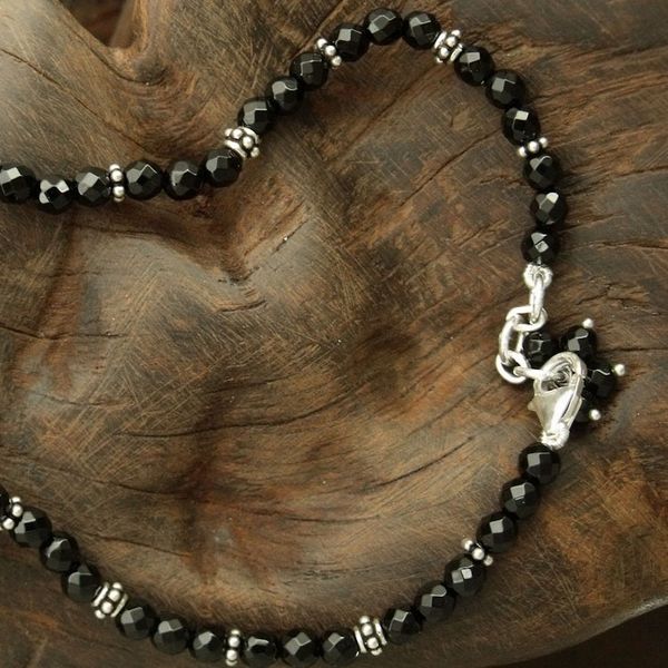 Alternate image for Onyx anklet Midnight Grace