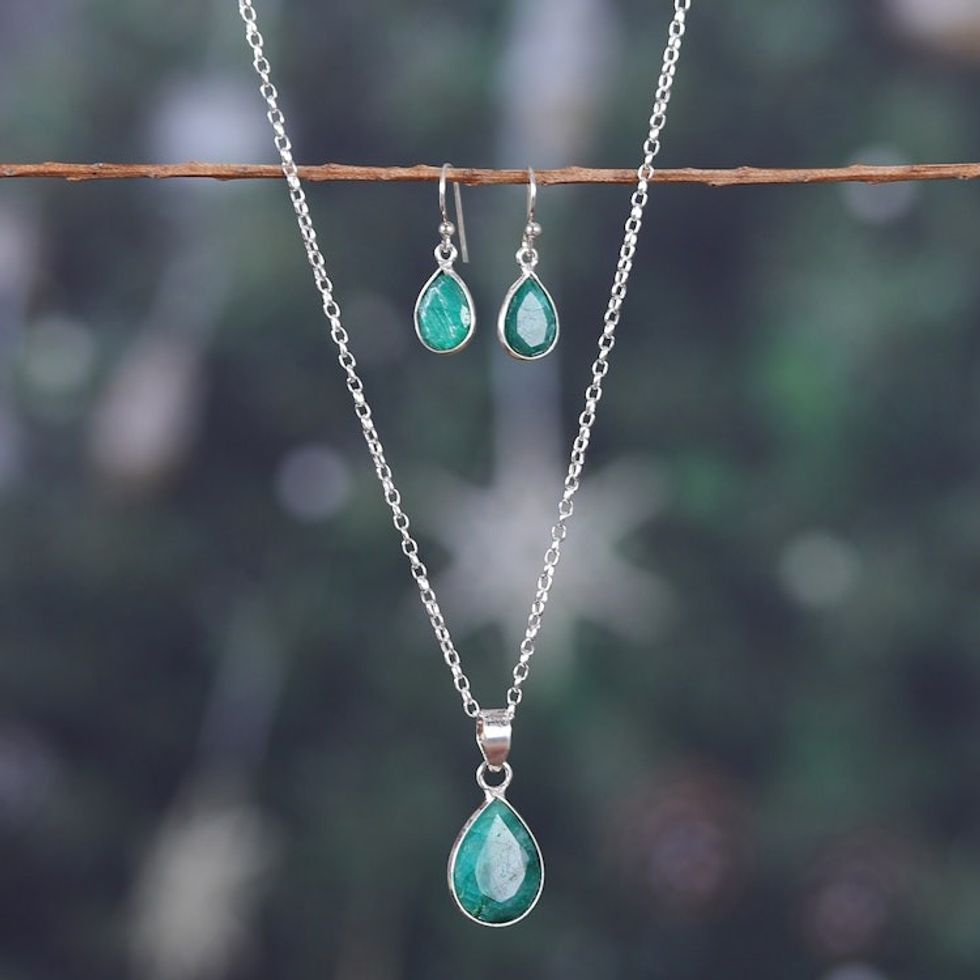18-Carat Faceted Emerald Necklace and Earrings Jewelry Set 'Blissful Emerald'