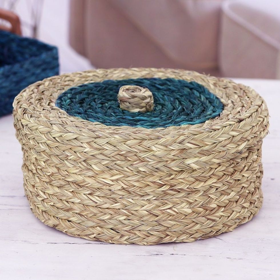 Natural Fiber Basket with Turquoise Tones 'Turquoise Allure'