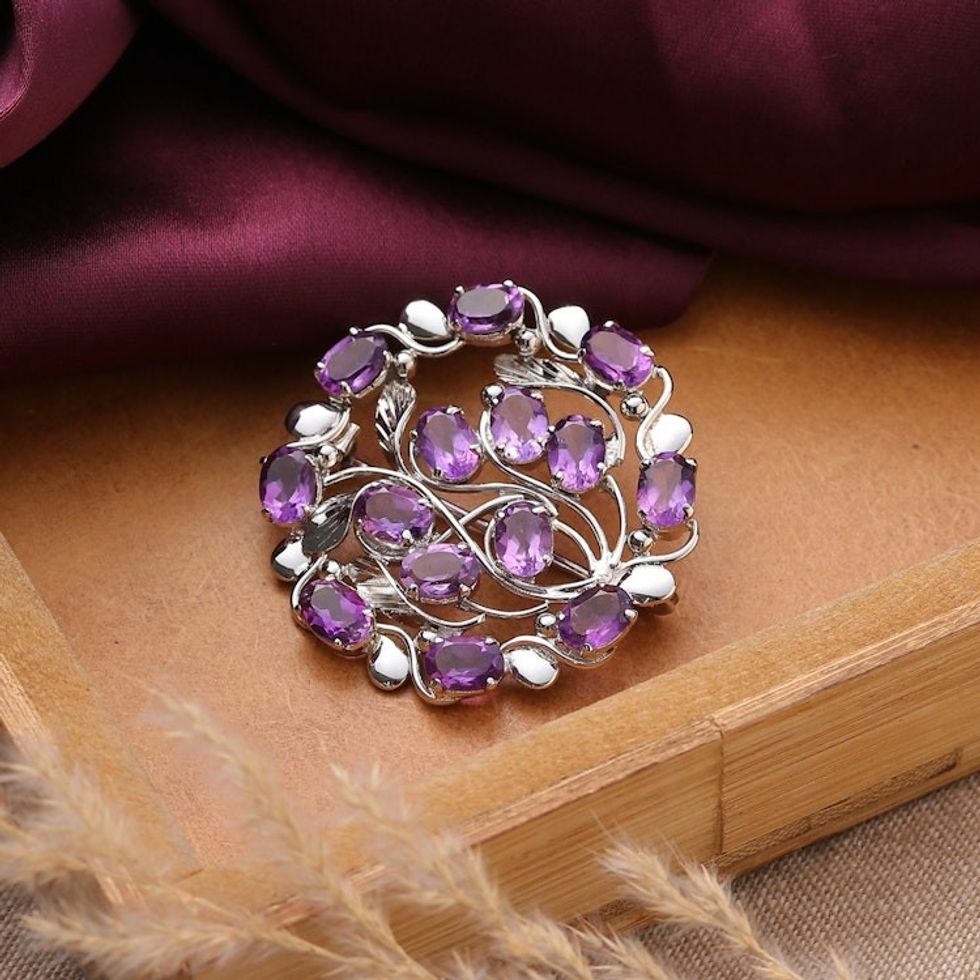 Vine-Themed Rhodium-Plated 14-Carat Oval Amethyst Brooch Pin 'Immaculate Purple'
