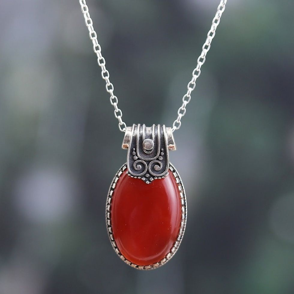 Polished Traditional Natural Carnelian Pendant Necklace 'Flaming Sunset'