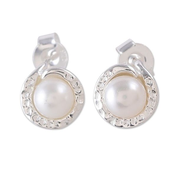 Alternate image for Sea-Inspired Cream Cultured Pearl Stud Earrings from India Pearly Love