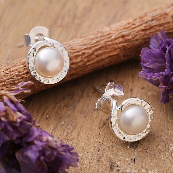 Alternate image for Sea-Inspired Cream Cultured Pearl Stud Earrings from India Pearly Love