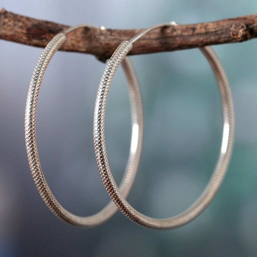 Modern High-Polished Round Sterling Silver Hoop Earrings 'Stylish Loop'