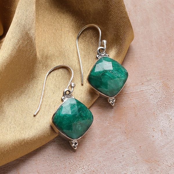 Alternate image for Polished Dangle Earrings with 33-Carat Faceted Green Agate Thriving Kiss