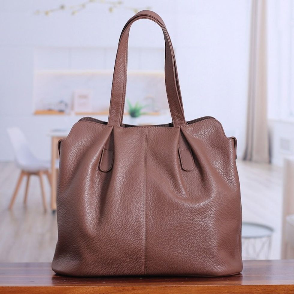 100 Redwood Leather Shoulder Bag with Magnetic Closure 'Redwood Statement'