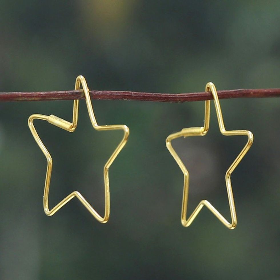 22k Gold-Plated High-Polished Star-Shaped Hoop Earrings 'Honored in the Stars'