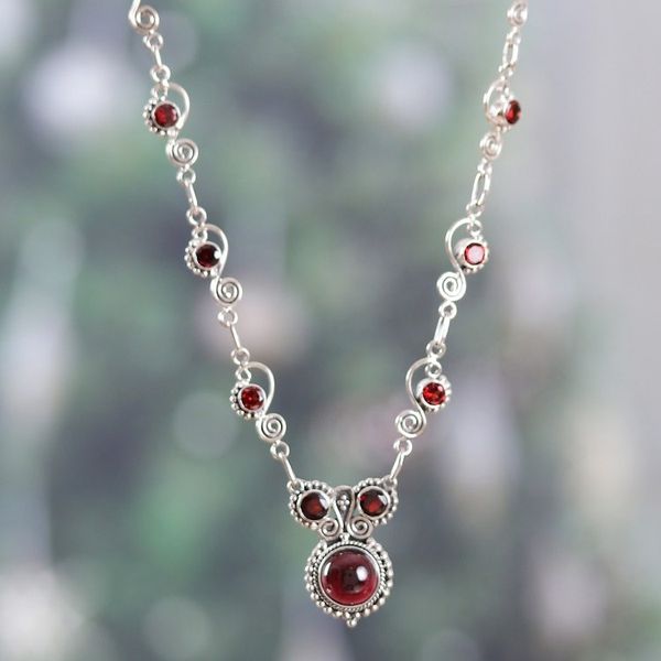 Alternate image for Traditional 4-Carat Natural Garnet Pendant Necklace Passionate Magic