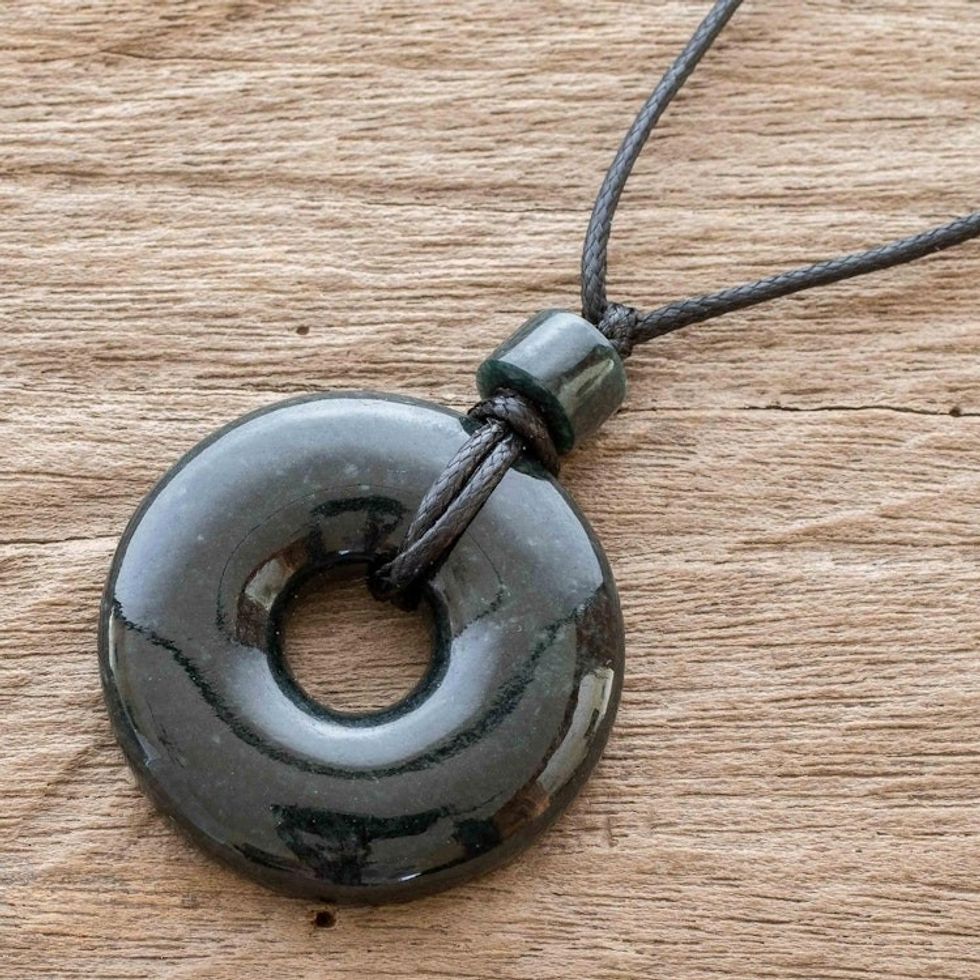 Guatemalan Natural Dark Green Jade Pendant Necklace 'Dona'