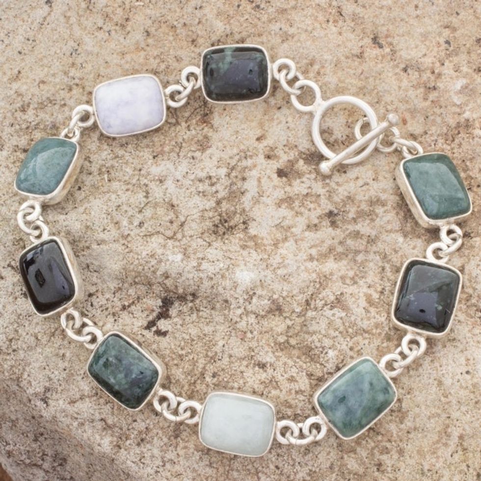 Jade link bracelet 'Ya'ax Chich Colors'