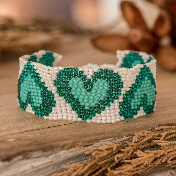Alternate image for Adjustable Heart-Themed Beaded Bracelet in Aqua Teal White Aqua Queen of Hearts