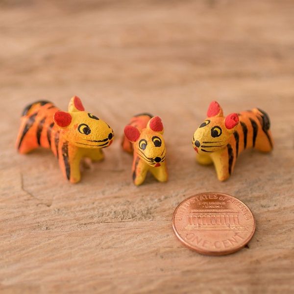 Alternate image for Set of 3 Hand-painted Tiger-themed Ceramic Figurines Tiger Family