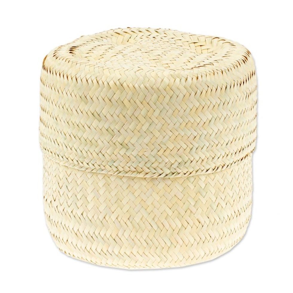 Decorative Palm Fiber Basket with Lid Hand-Woven in Mexico 'Raw and Chic'