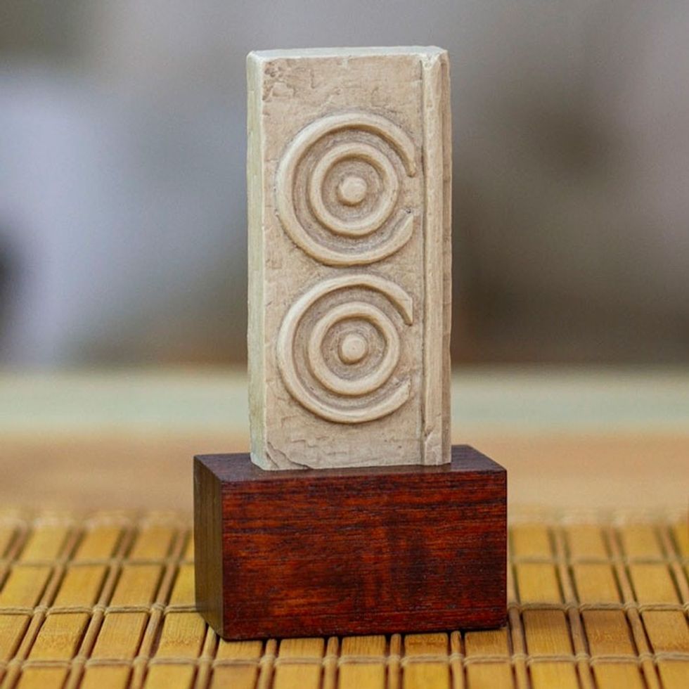 Sculpture 'Beginning Glyph'