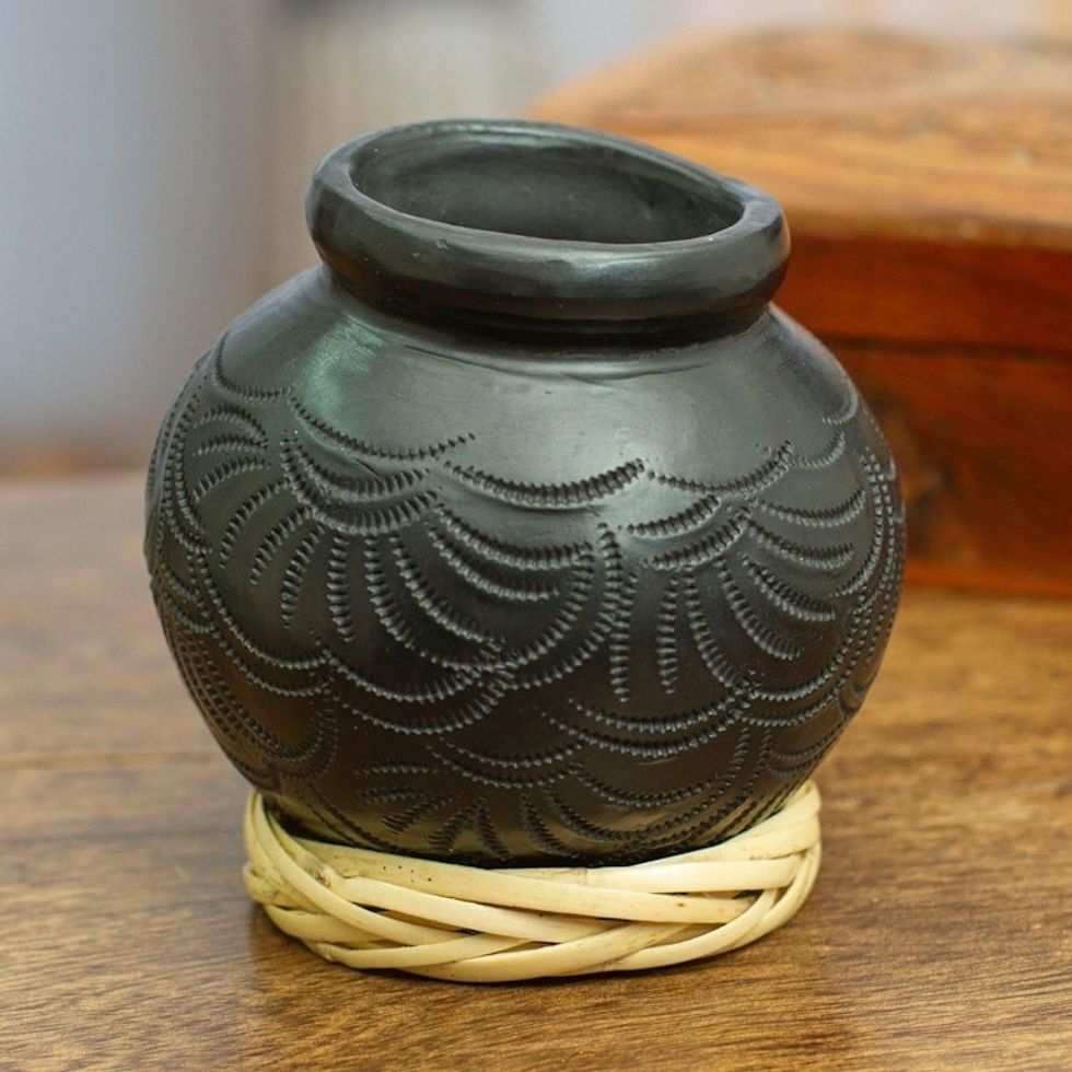 Barro Negro Black Ceramic Decorative Mini Vase 'Exquisite Black'