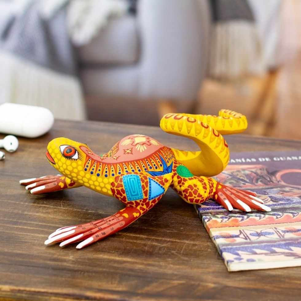 Hand Crafted Mexican Folk Art Yellow Lizard Sculpture 'Rainbow Iguana'