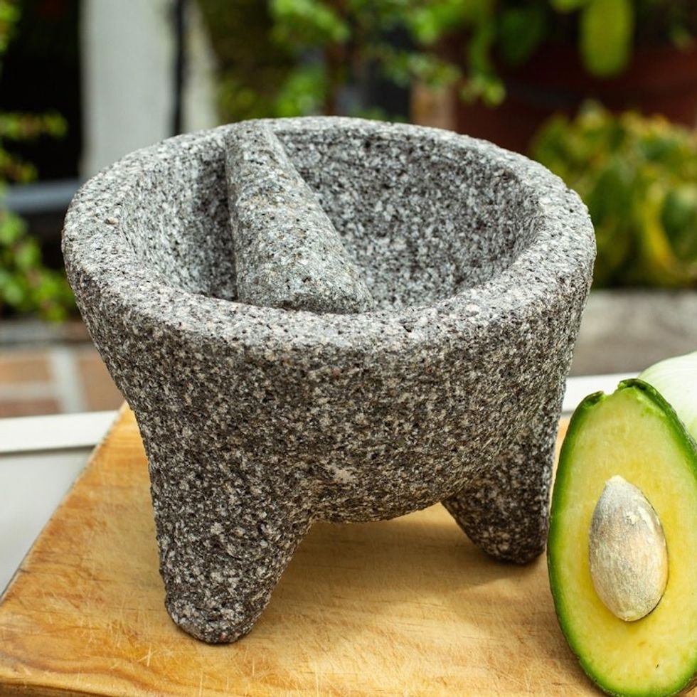 Hand Crafted Genuine Basalt Mexican Molcajete 'Grand Tradition'