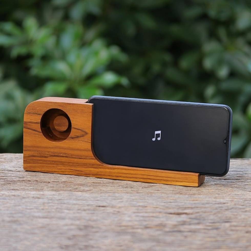 Hand Crafted Wood Smartphone Speaker 'Cool Sound'