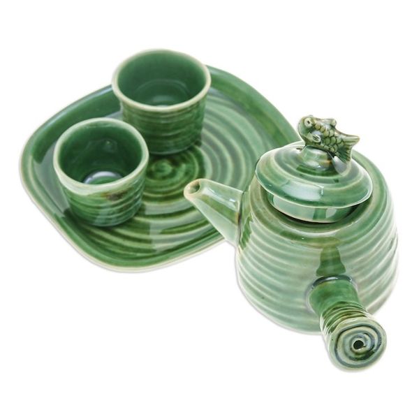 Alternate image for Fish-Themed Green Ceramic Tea Set with Two Cups and a Tray Cozy Fins