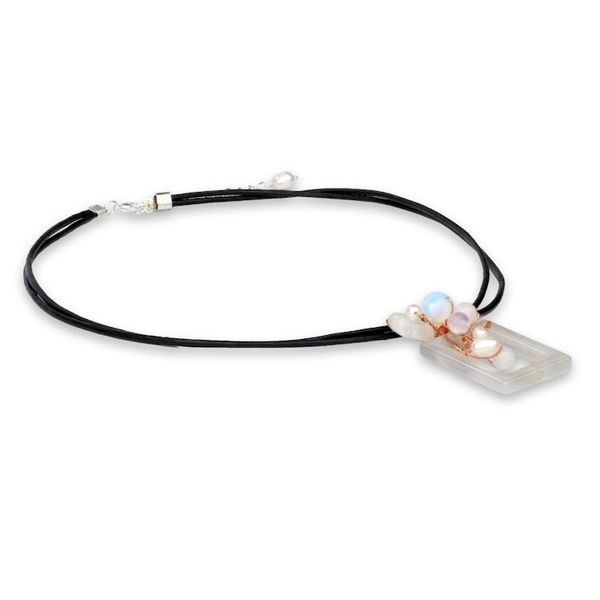 Alternate image for Pearl and Agate Pendant Necklace Balloons