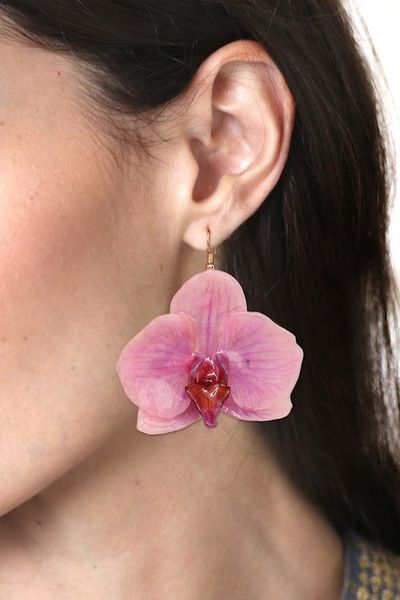 Alternate image for Thai-Made Spring-Themed Pink Orchid Resin Dangle Earrings Primaveral Fantasy