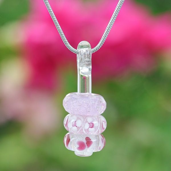 Alternate image for Floral Pink Glass Beaded Pendant Necklace from Thailand Pretty Amulets