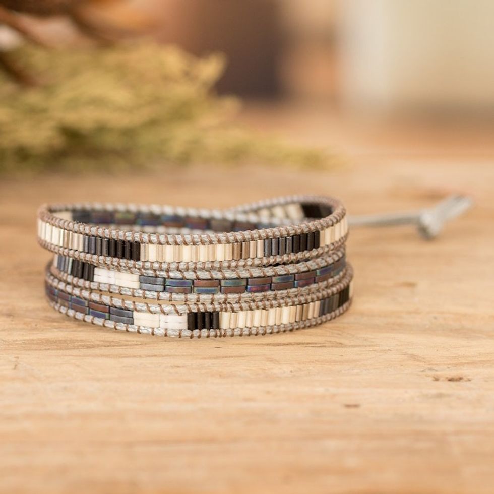 Handcrafted Grey and Black Glass Beaded Wrap Bracelet 'Classic San Cristobal'