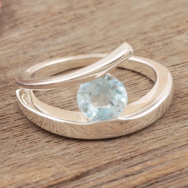 Alternate image for Sterling Silver Solitaire Blue Topaz Ring Dazzling Love