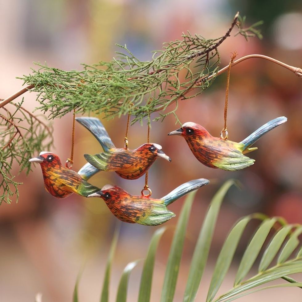 Handcrafted Jempinis Wood Bird Ornaments Set of 4 'Avian Blessing'