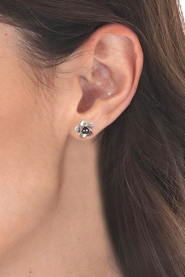 Alternate image for Rhodium-Plated Button Earrings with Grey Cultured Pearls Jasmine Puissance