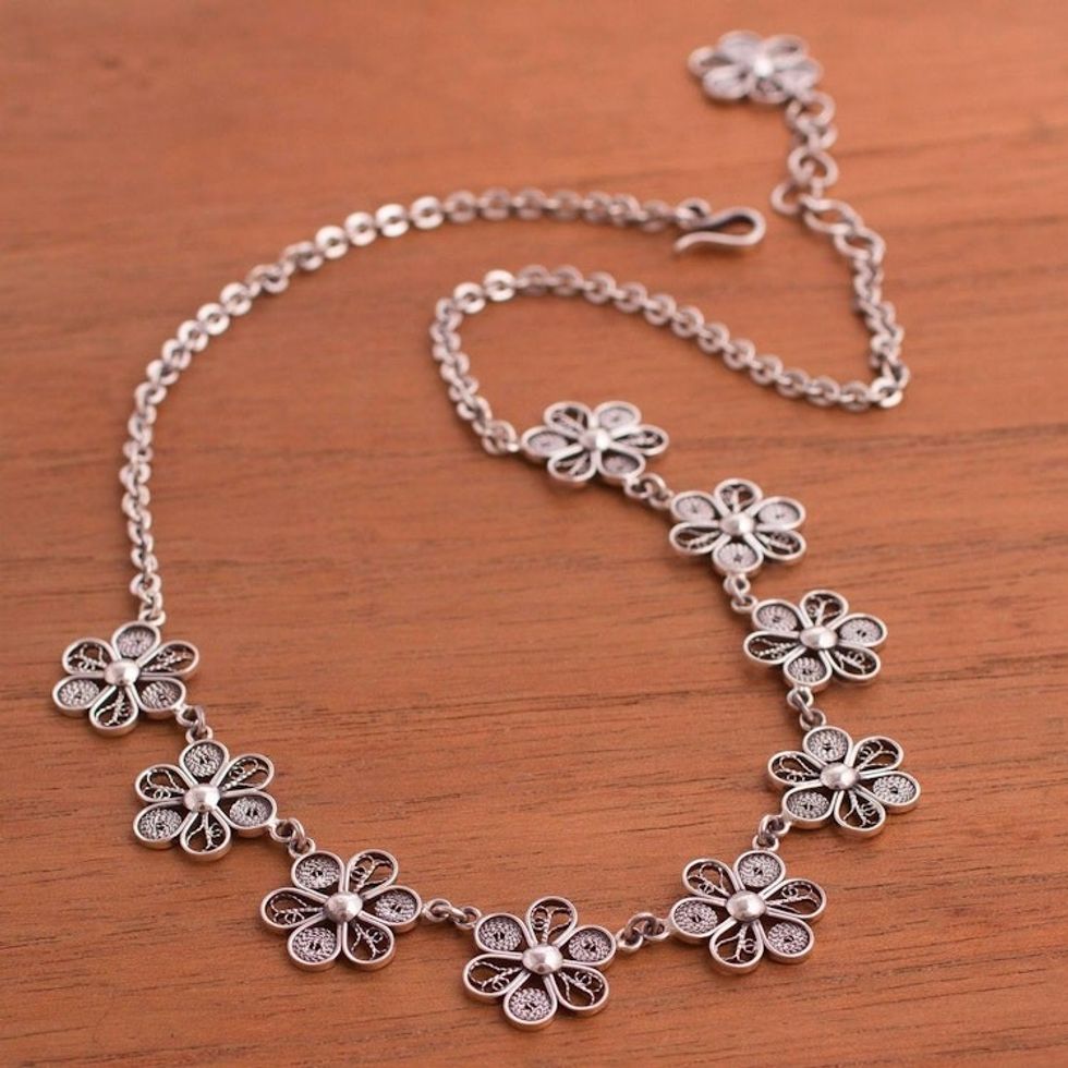Hand Crafted Silver Necklace with Peruvian Filigree Flowers 'Daisy Royalty'